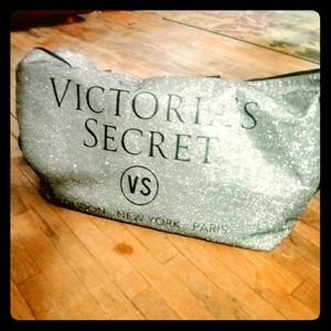Victorias secret duffle bag